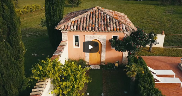 L'Hôtel de la Ferme Rose en Vidéo